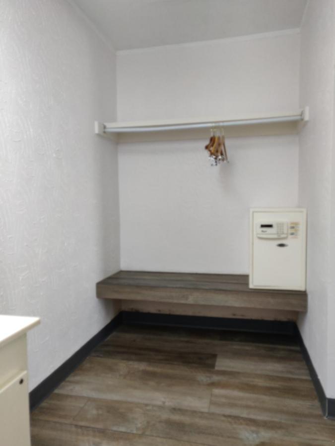 Sprucewood Inn Elyria Bagian luar foto