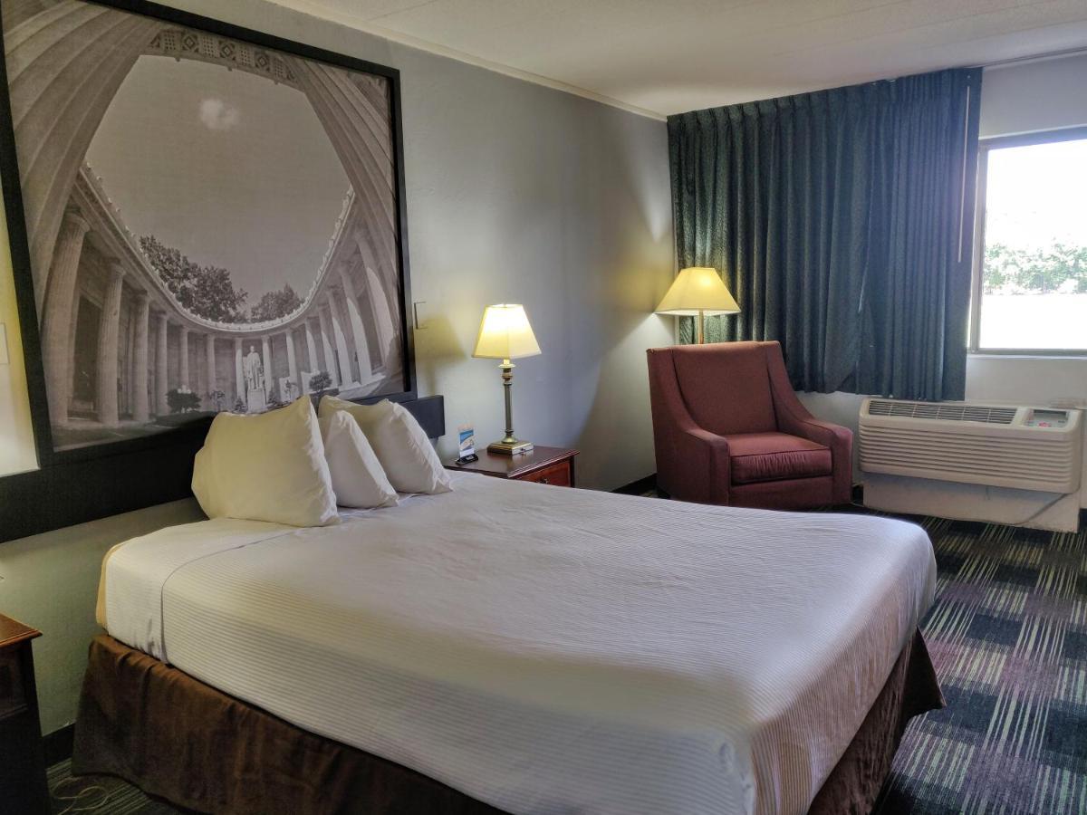 Sprucewood Inn Elyria Bagian luar foto