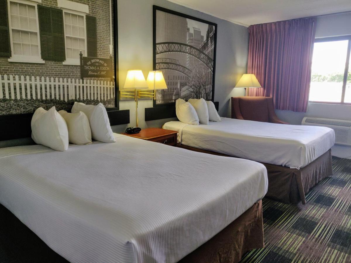 Sprucewood Inn Elyria Bagian luar foto